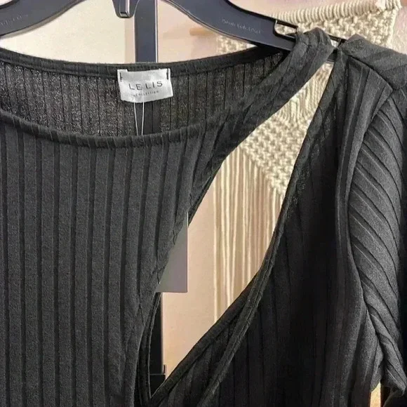 NWT LE LIS Women’s Long Sleeve Bodysuit Size Small - Picture 2 of 4